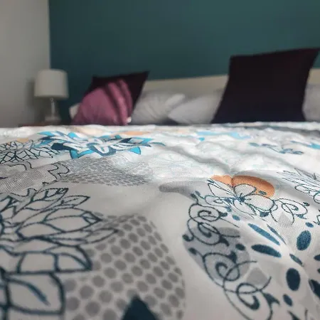 Cozy Two-bedroom شقة