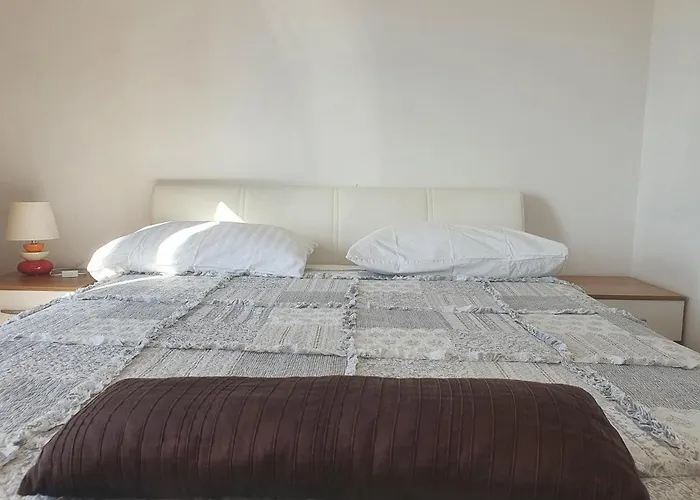 Cozy Two-bedroom Апартаменты Задар