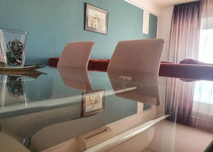 Cozy Two-bedroom Апартаменты Задар
