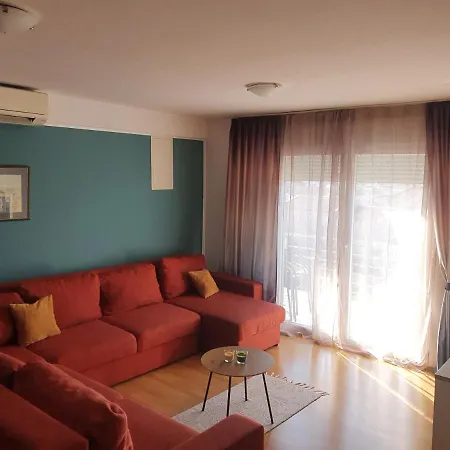 Lägenhet Cozy Two-bedroom