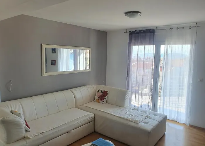 Cozy Two-bedroom Apartmán