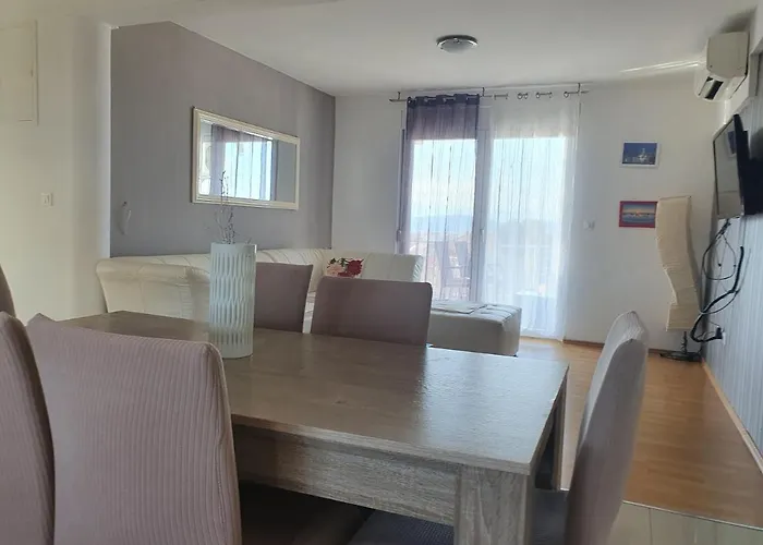 Cozy Two-bedroom Apartmán